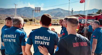 İzmir İtfaiyesi Denizli’de zorlu yangını kontrol altına aldı: Kahraman ekipler görevini tamamladı
