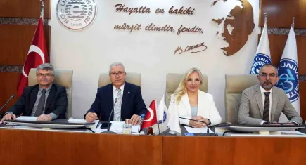 EÜ İletişim Fakültesi’ne çifte akreditasyon gururu