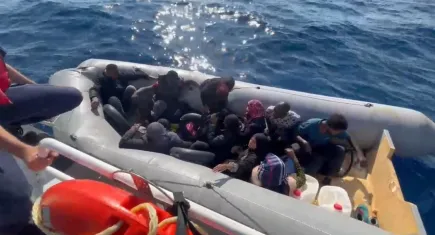 İzmir’de dram dolu operasyon: 82 düzensiz göçmen yakalandı, 10’u son anda kurtarıldı