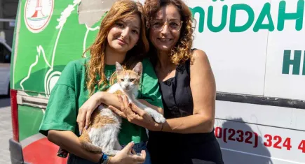 Karşıyaka’da kazadan kurtulan ‘şanslı’ yeni yuvasına kavuştu