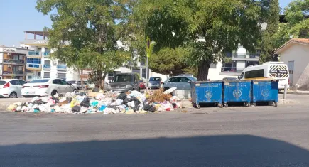 Buca’da çöp sorunu büyüyor: Onat Caddesi’nde çöp yığınları tepkiye neden oldu