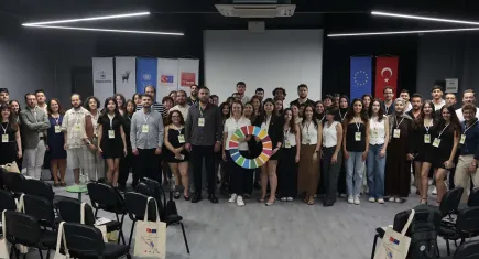 Gençler Konak’ta iklim zirvesinde buluştu
