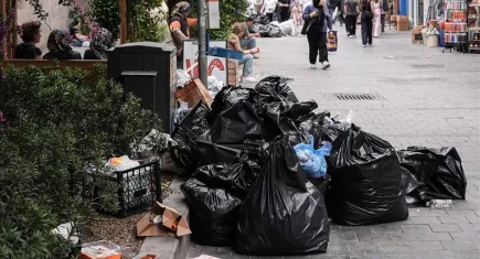 Artan çöp yığınlarına Konak Belediyesi’nden yanıt