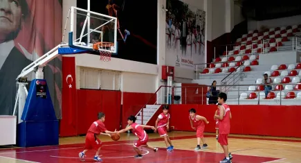Bayraklı’da 3 Bin 500 Kişi Yaz Spor Okullarında buluştu: Kış sezonu için kayıtlar başladı