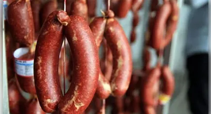 İzmirliye sucuk yerine sakatat yedirdiler