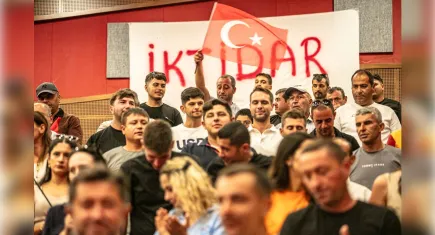 CHP Güzelbahçe’de kongre heyecanı: Devrim Seyrek güven tazeledi!