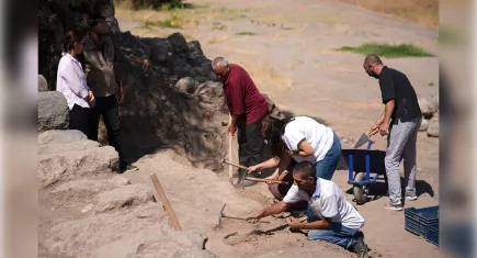 İzmir’de 5 bin yıllık tarihe yolculuk: Smyrna Höyüğü’nde kazı çalışması