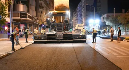 Bornova Belediyesi’nden Mustafa Kemal Caddesi'nde gece mesaisi