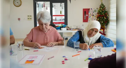Gaziemir Belediyesi Alzheimer hastalarını yalnız bırakmadı 