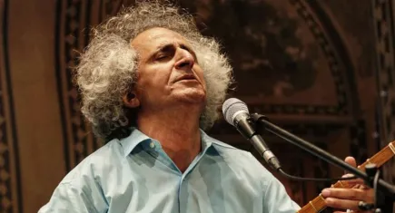 Mohsen Namjoo İzmir’de şarkılarını seslendirecek