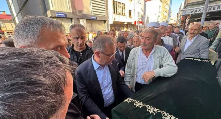 Danıştay Başsavcısı Cevdet Erkan, halasının oğlu için Trabzon’da cenazeye katıldı