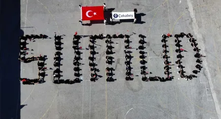 İzmirli öğrencilerden Gazze’ye destek mesajı