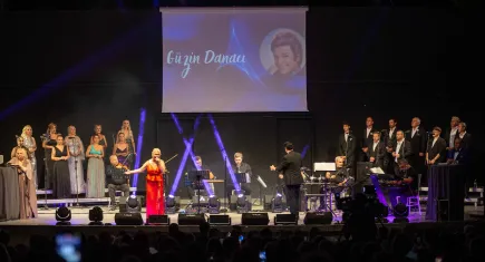 Bornova’da Zeki Müren şarkılarıyla masal tadında gece