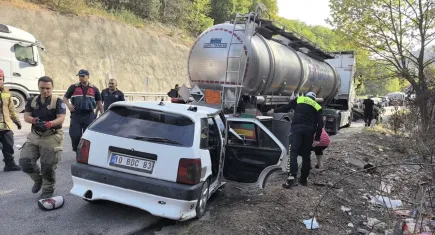 Bursa’da dehşet! Asit yüklü tankere çarpan otomobilde aynı aileden 1’i bebek 5 yaralı
