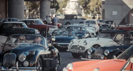 Klasik otomobiller erkek sağlığı için İzmir yollarına çıkacak