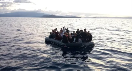 İzmir’de düzensiz göçmen mesaisi: 56 kişi yakalandı! 