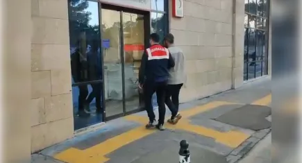 İzmir merkezli FETÖ operasyonunda 35 gözaltı