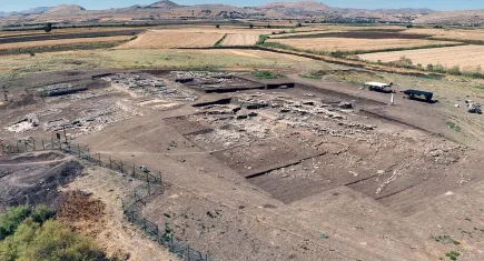 Diyarbakır’da 12 bin yıllık tarihe ışık: Çayönü'nde 8 mezar gün yüzüne çıkarıldı