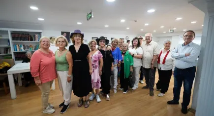 İzmir’de yaşlılara umut veren merkez: Binlerce üye hayata yeniden dokunuyor