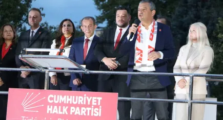 CHP lideri Özgür Özel: Meşruiyet okyanus ötesinden değil, milletten alınır