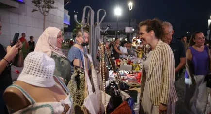 Karşıyaka’da yazın renkli buluşması: El emeği gece pazarı final yaptı