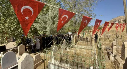 32 senedir aynı acı: Mardin'de PKK'nın saldırısında şehit olan 8'i çocuk 26 kişi anıldı