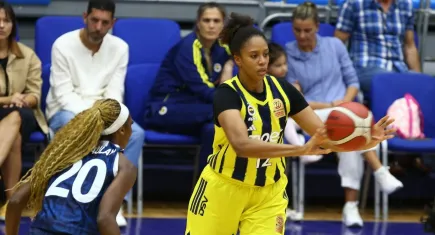 Fenerbahçe Opet yeni sezona galibiyetle başladı: Rakibi Emlak Konut’u 18 sayı farkla yendi