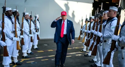 Trump Norfolk’ta ABD donanmasının 250. yıl kutlamasına katıldı