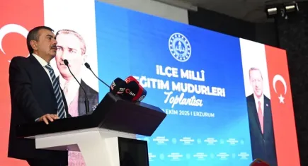 Bakan Tekin, öğretmen ve ilçe müdürleriyle buluştu: Başarı, uyum ve işbirliğiyle gelir