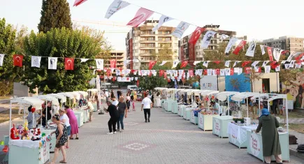 Bayraklı’da Kadın Emeği Pazarı ziyaretçilerini bekliyor