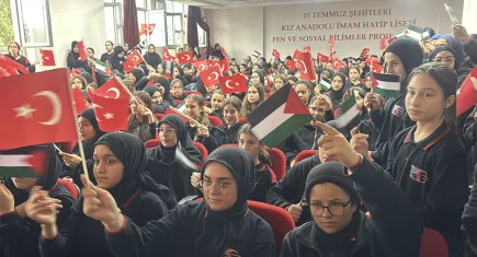 İzmirli öğrencilerden Filistin’e destek