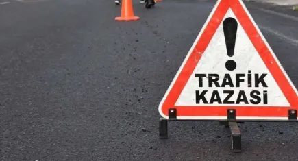 İzmir’de midibüsle çarpışan otomobilin sürücüsü hayatını kaybetti