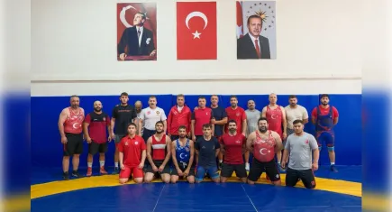 Veteran Güreşçilerde hedef madalya