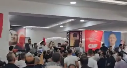 CHP Samandağ Kongresi’nde gerginlik: Tartışma kavgaya dönüştü