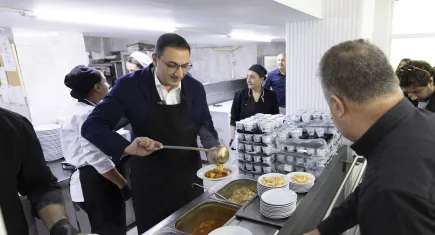 Başkan Yiğit Kent Lokantası’nda vatandaşlarla buluştu
