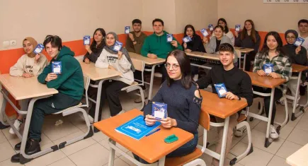 Menemen Belediyesi’nden 10 bin öğrenciye dijital eğitim paketi desteği