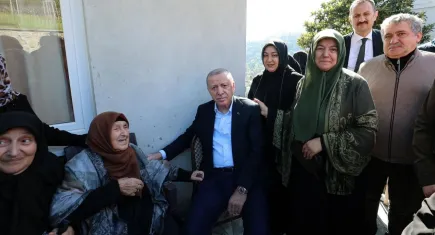 Cumhurbaşkanı Erdoğan Rize’de: Sel izlerini inceledi, Ayder Yaylası’nda projeleri yerinde gördü