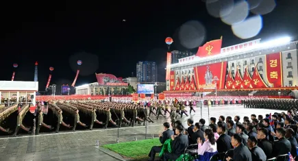 Kuzey Kore’de dev geçit töreni: Hwasong-20 füzesi ilk kez sergilendi