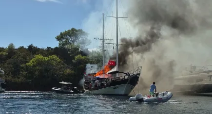 Fethiye'de tekne yangını!