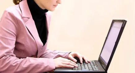 İzmir’de Büyükşehir’den ‘Kadınlar Dijitalde Güçleniyor Programı’