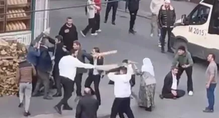 Odunlu ve bıçaklı kavga: 5 yaralı