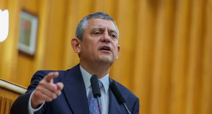 Özgür Özel: Ne arkasına diziliriz ne yanına diziliriz