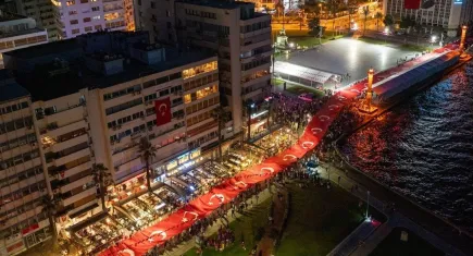 İzmir, 29 Ekim Cumhuriyet Bayramı'na hazırlanıyor