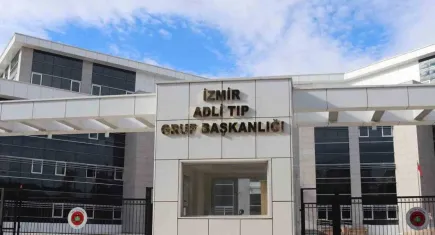 İzmir’de balık tutan kişinin oltasına insan kafatası takıldı
