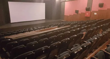 ‘Tanrı Misafiri’ oyunu İzmirli tiyatroseverlerle buluşacak