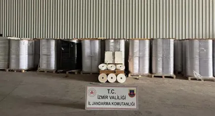 İzmir’de kaçak sigara operasyonu: 2 kişi yakalandı