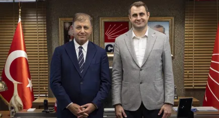 Başkan Tugay’dan İl Başkanlığına tebrik ziyareti