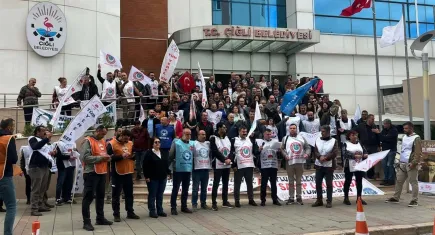 Çiğli’de memurlar iş bıraktı