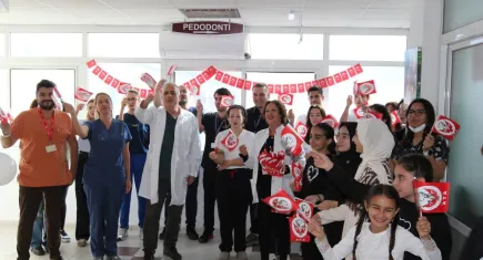EÜ Diş Hekimliği Fakültesi, miniklerle cumhuriyet coşkusunu paylaştı
