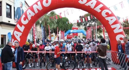 Çeşme’de pedallar barış ve dostluk için döndü: VeloTürk Gran Fondo sona erdi